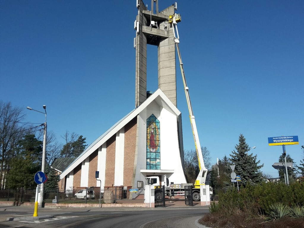 wynajem podnośników koszowych