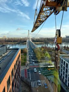 Usługi dźwigami na Powiślu w Warszawie